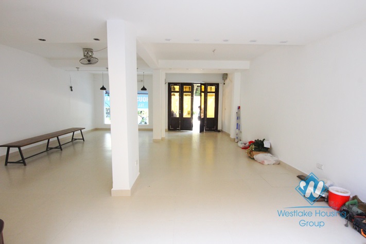 Office or restaurants for rent in Tay ho, Ha noi